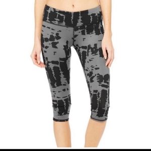 ALO black and gray tie dye crops Capri small